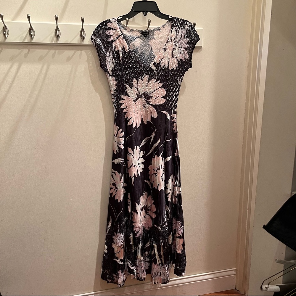 Komarov V-Neck Cap Sleeve Floral Print Charmeuse A-Line Midi Dress Medium